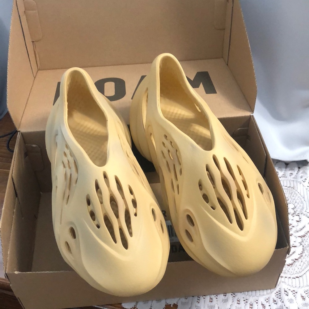 YZY Foam Runners Desert Sand